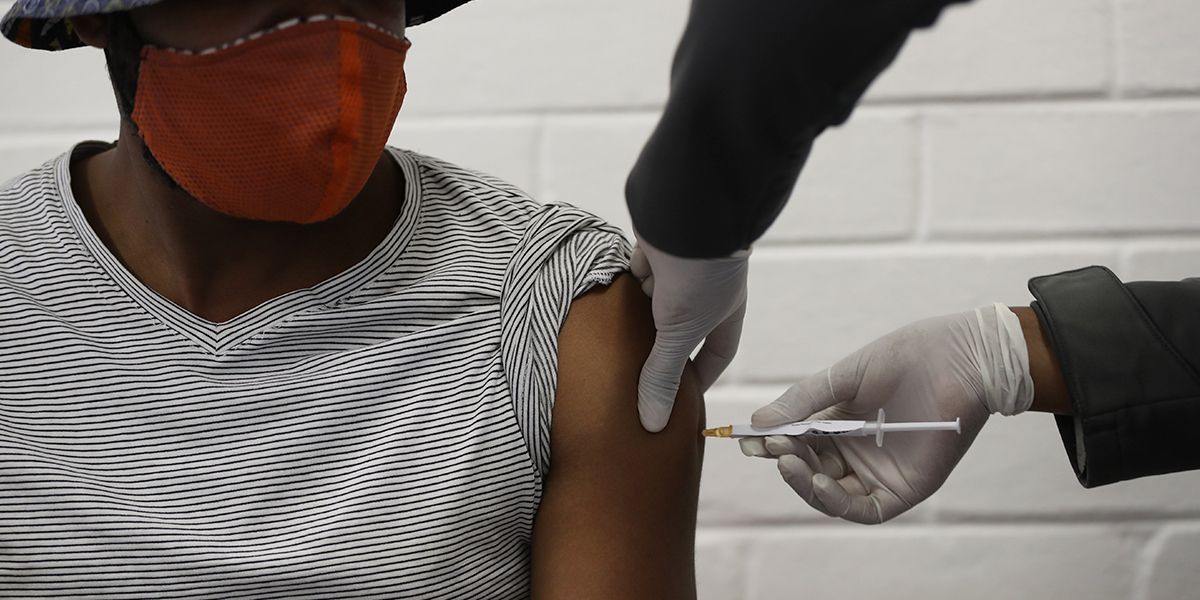 MinSalud abre vacunación contra el COVID-19 para personas entre 30 y 34 años
