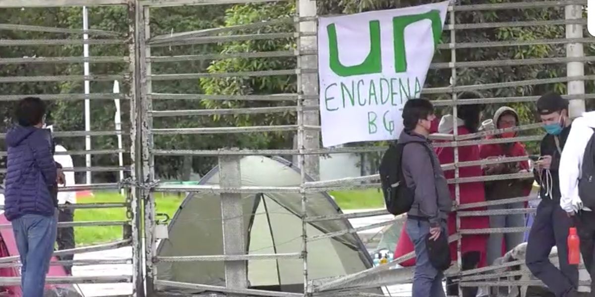 Universitarios exigen el no pago de matrícula estudiantil