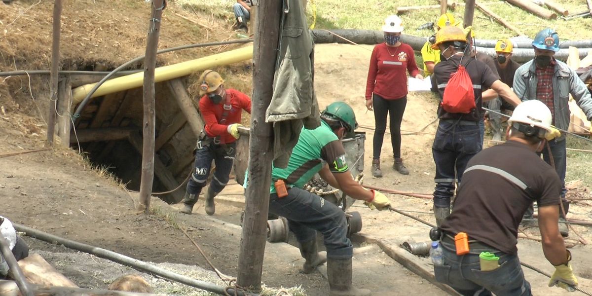 Intensa búsqueda de tres mineros y una mujer atrapados en mina de carbón en Sogamoso, Boyacá
