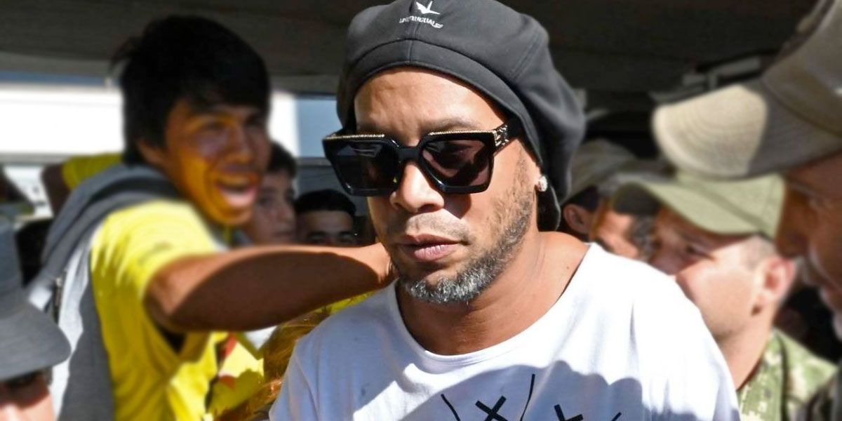 Juez concede libertad a Ronaldinho tras más de 5 meses de prisión en Paraguay