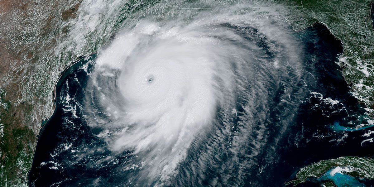 Poderoso huracán Laura amenaza costas de EE. UU. con “catastróficas” crecidas