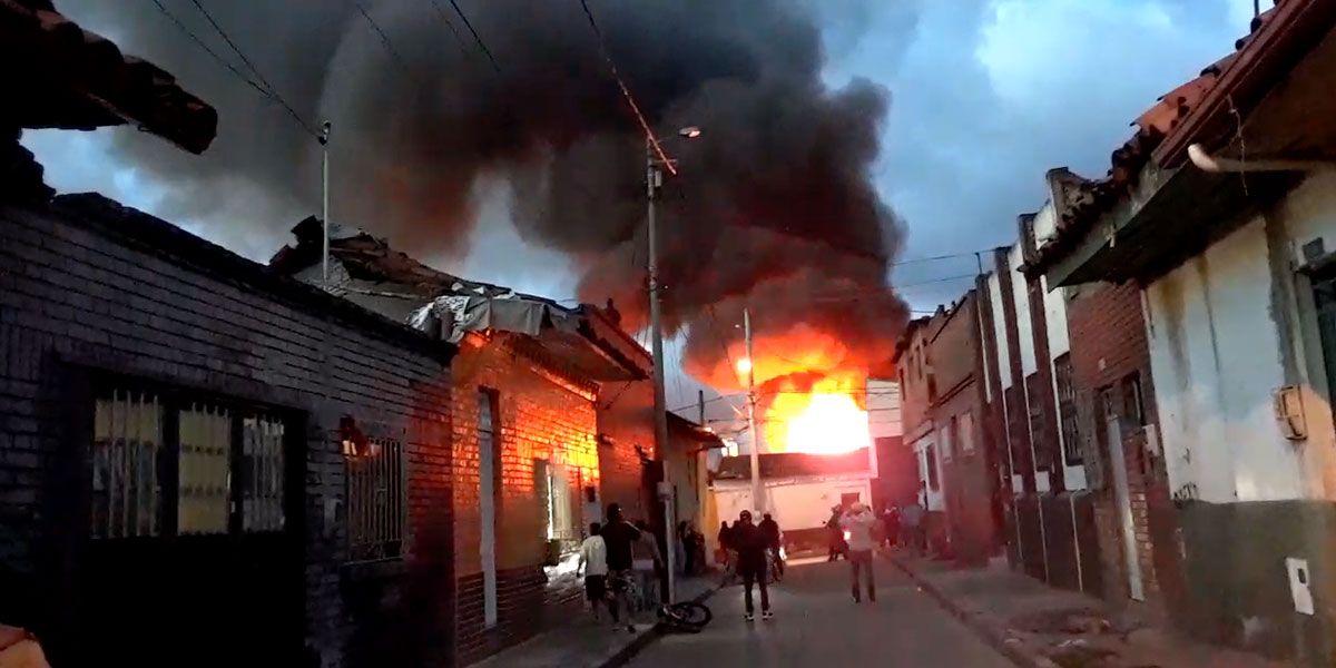 Se registra fuerte incendio en el centro de Bogotá