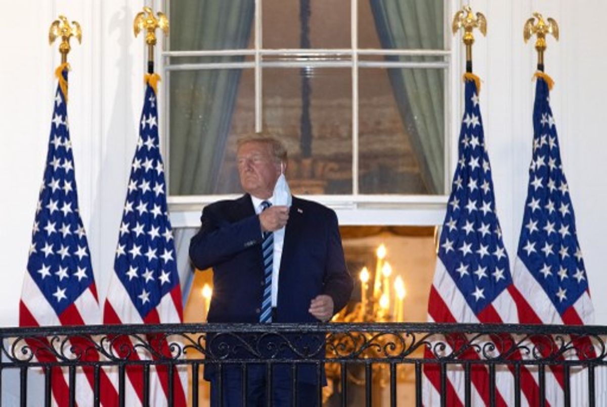 Trump regresa a la Casa Blanca tras recibir tratamiento por COVID-19