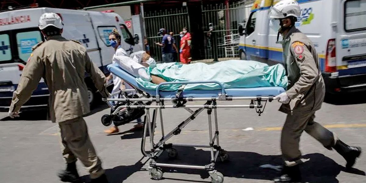 Evacúan pacientes hospital incendio Río Janeiro