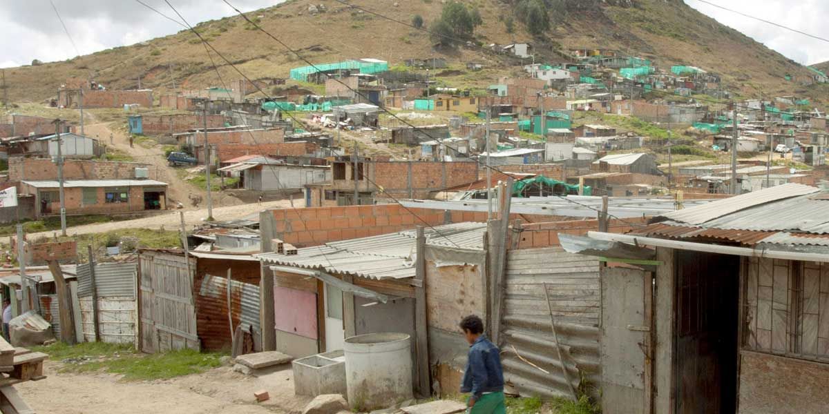 Puerta a puerta buscarán hogares pobres en Bogotá