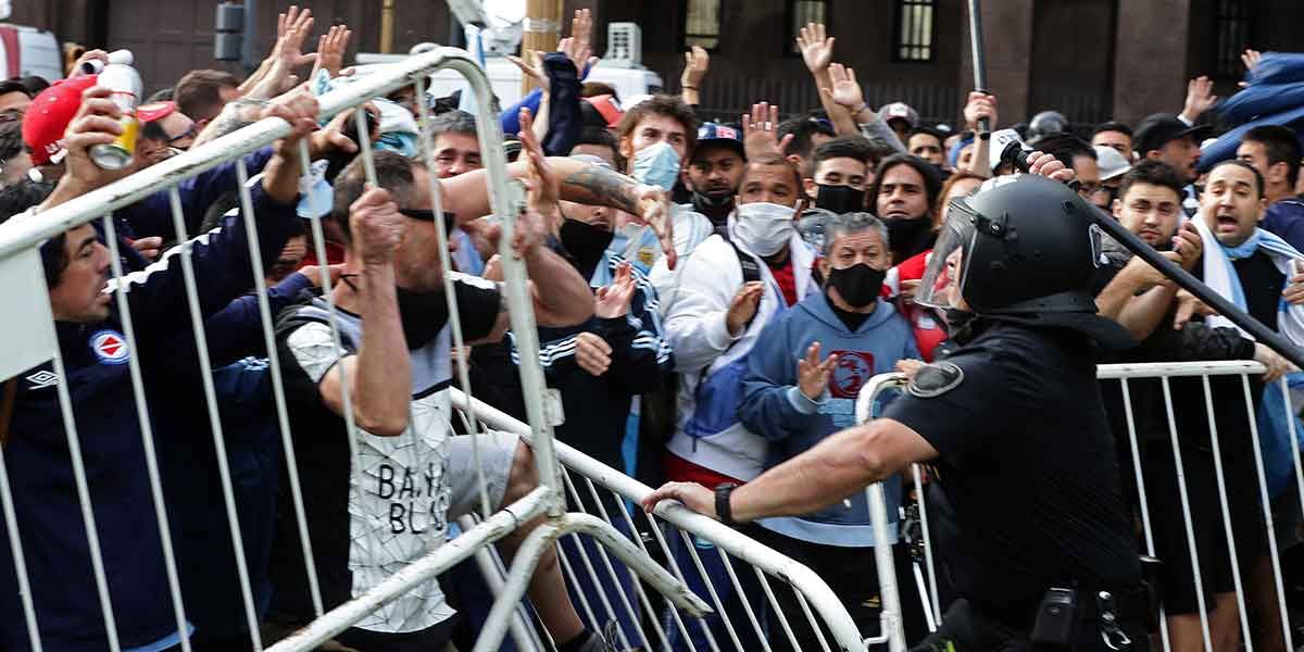 disturbios Argentina velatorio Maradona