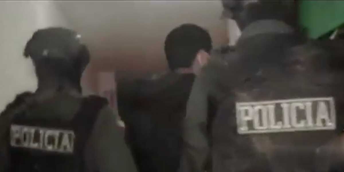 Video: Comunidad llama a policías para que capturen a un delincuente y terminan golpeados