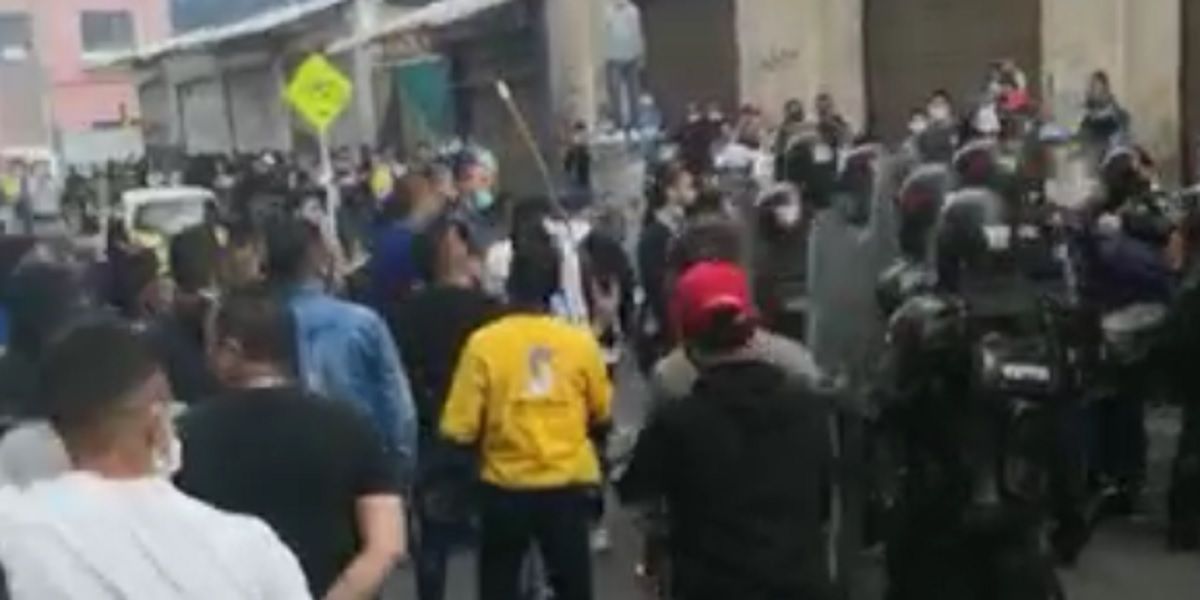Disturbios en el centro de Bogotá en medio de operativo de desalojo