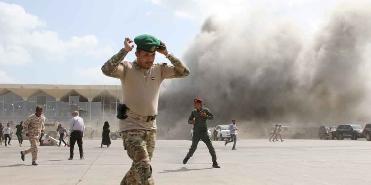 Se reportan al menos 27 muertos por explosión en aeropuerto de Yemen