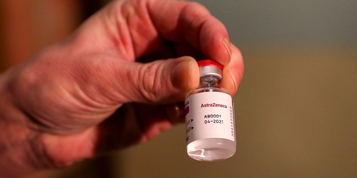 Reino Unido comienza a utilizar la vacuna AstraZeneca/Oxford contra el COVID-19