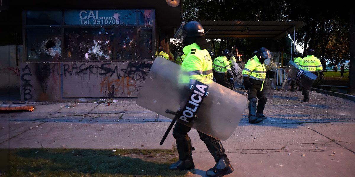 Fiscalía cita a tres policías por muerte de cuatro personas durante disturbios en Bogotá