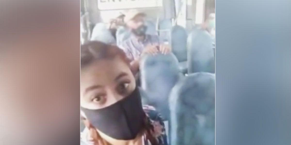 Mujer transmite robo en bus