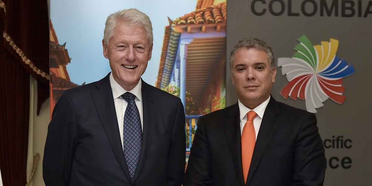Bill Clinton felicita a Duque por regularizar a los migrantes venezolanos