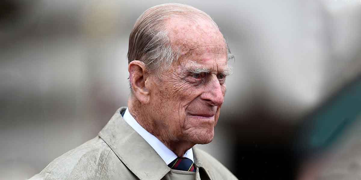 El duque Felipe de Edimburgo, esposo de la reina Isabel II, fue hospitalizado “de manera preventiva”