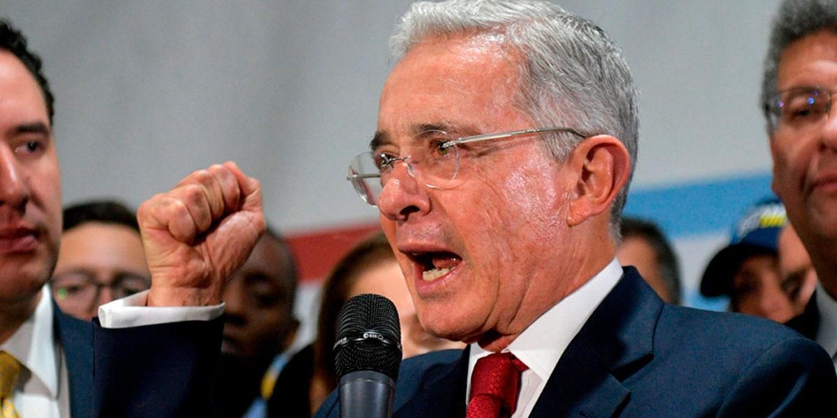 Expresidente Uribe pide acuerdo urgente para salvar la reforma