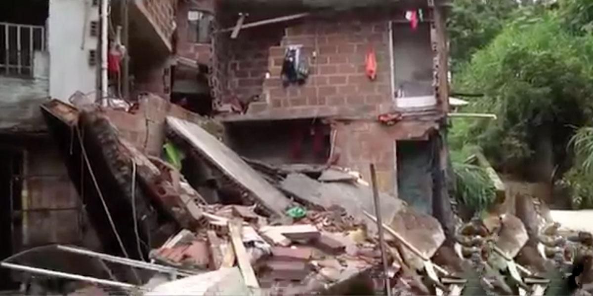 Dos niños heridos por desplome de una vivienda en Medellín