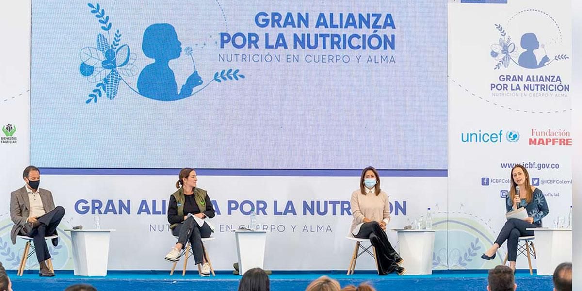 entrega alimentos desnutrición Colombia