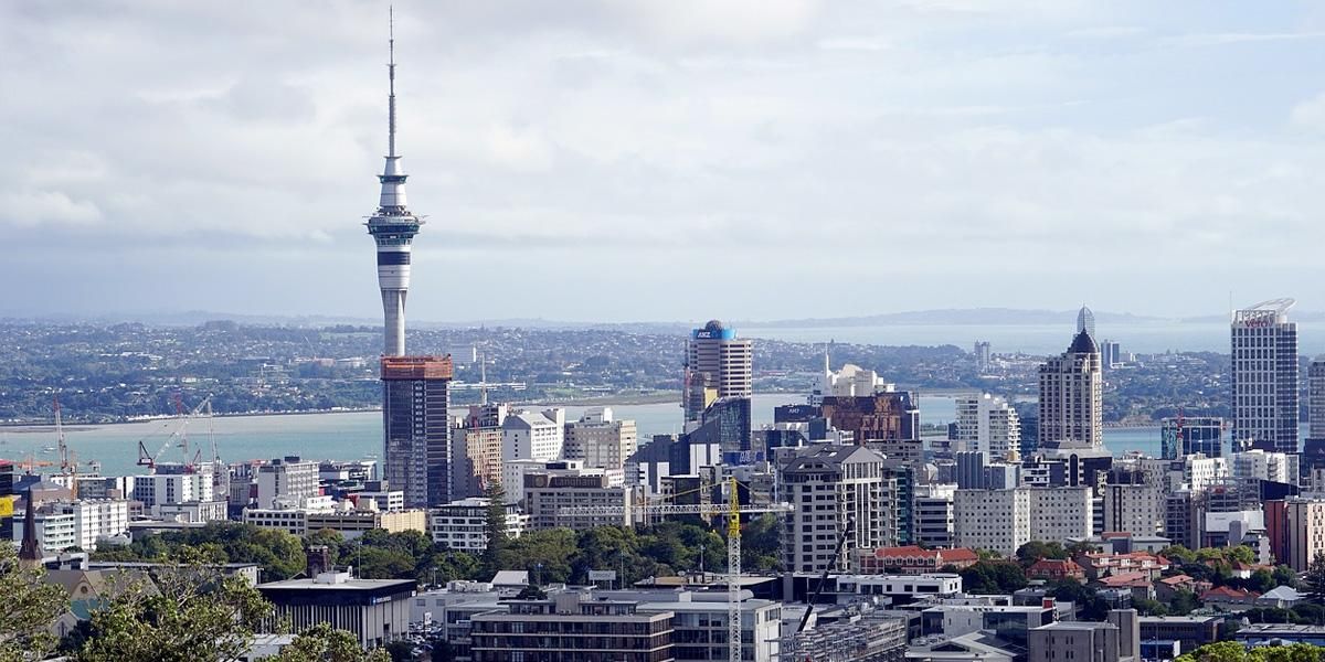 Por qué en Nueva Zelanda aumentaron salario mínimo y subieron impuestos a los ricos