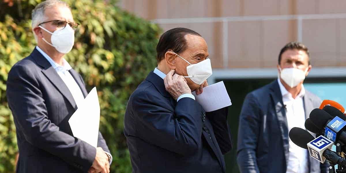 Silvio Berlusconi debió ser hospitalizado de nuevo en Milán