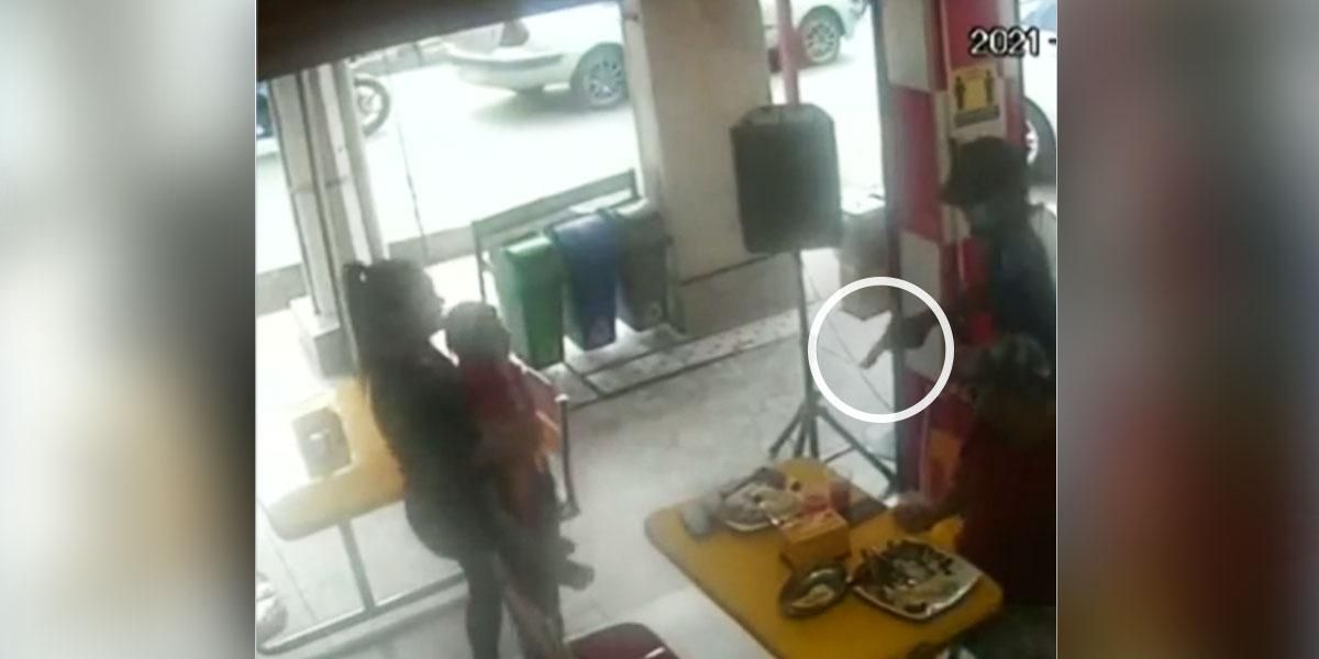 Video: Atraco a mano armada en un restaurante de Medellín