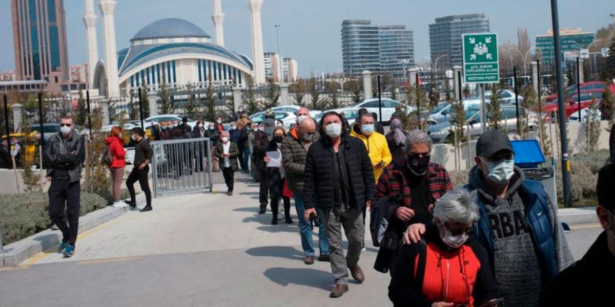 Turquía anuncia que entrará en cuarentena total, debido al repunte de contagios en su territorio