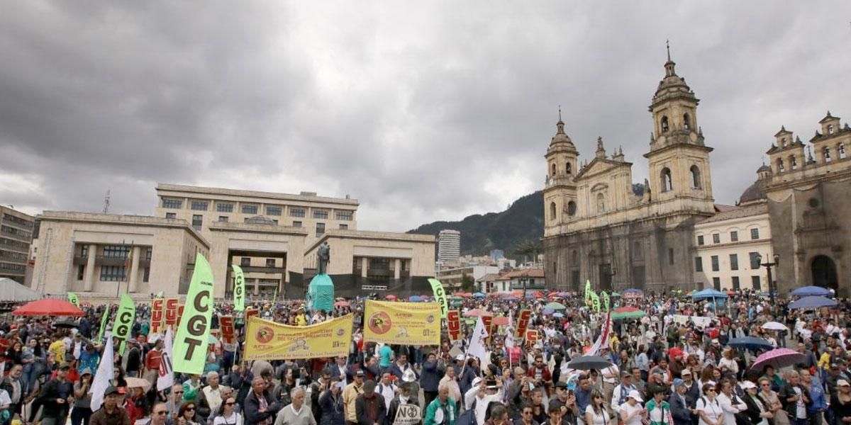 Distrito notifica orden de aplazamiento de marchas y revoca permisos para tarimas en Plaza de Bolívar