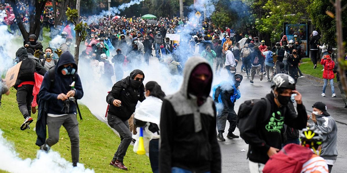 12 personas heridas durante protestas del Día del Trabajo en Bogotá