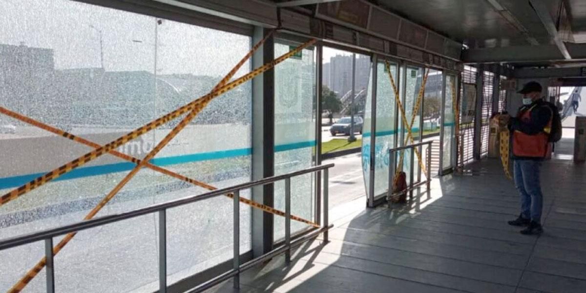 TransMilenio anuncia que 41 estaciones estarán fuera de servicio tras desmanes en Bogotá