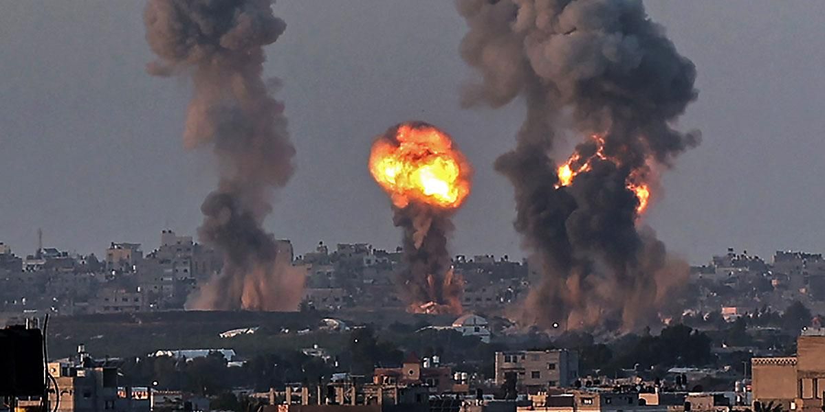 Israel intensifica bombardeos en Gaza y aumentan disturbios en varias ciudades