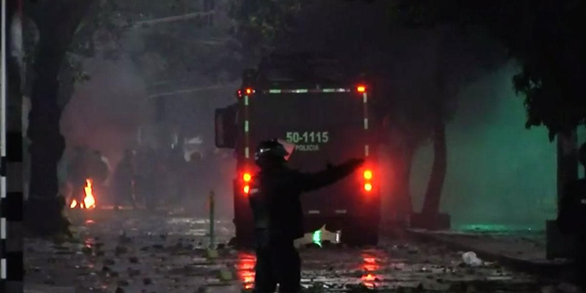 Disturbios en cuatro localidades de Bogotá en la noche de este miércoles