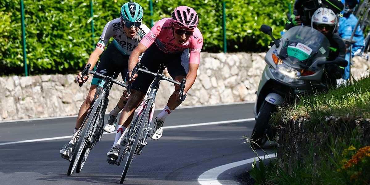 Egan Bernal da el golpe sobre la mesa y se afianza como líder del Giro