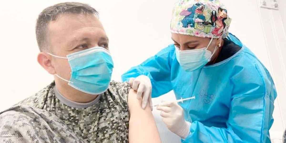 Comienza vacunación para la fuerza pública