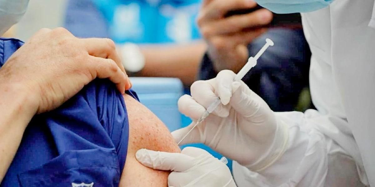 Gobierno ordena retorno a la presencialidad de funcionarios vacunados