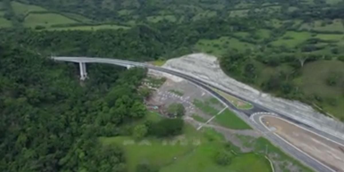 Presidente Duque entrega obras de proyecto vial Pacífico 1, que conecta el Valle de Aburrá con el suroeste de Antioquia