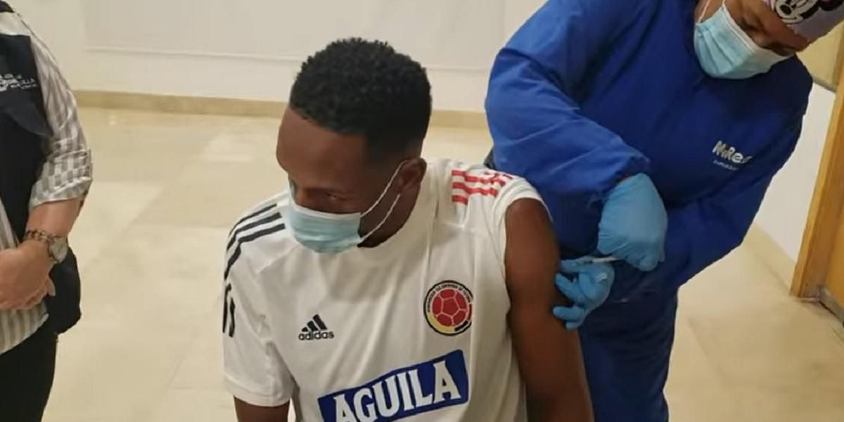 Vacunan a jugadores de la Selección Colombia antes de ir a Brasil para la Copa América