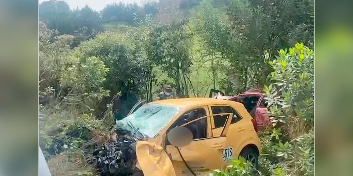 Trágico accidente en la vía al aeropuerto de Rionegro: cinco muertos y tres heridos