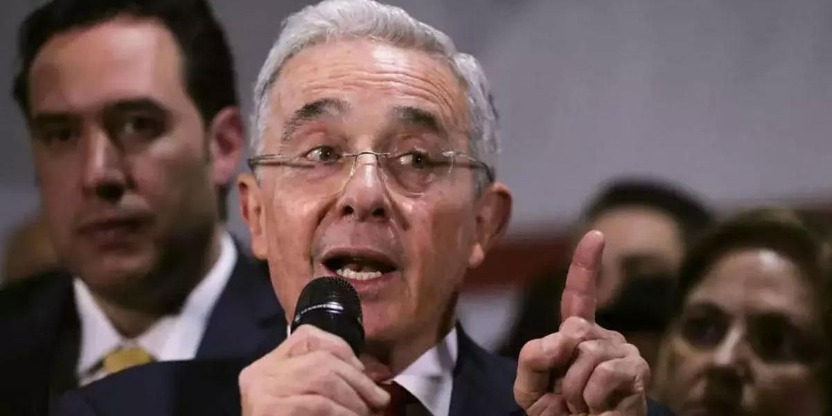 Uribe niega plan para desprestigiar a la Corte Suprema