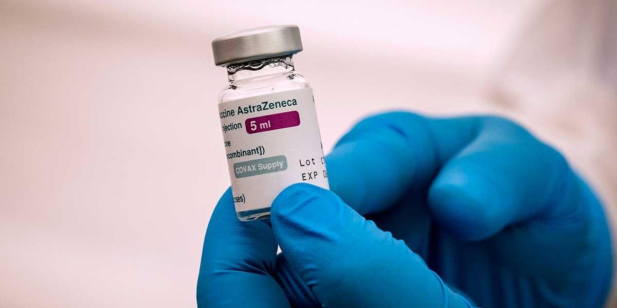 AstraZeneca comienza ensayo clínico de vacuna contra la variante Beta