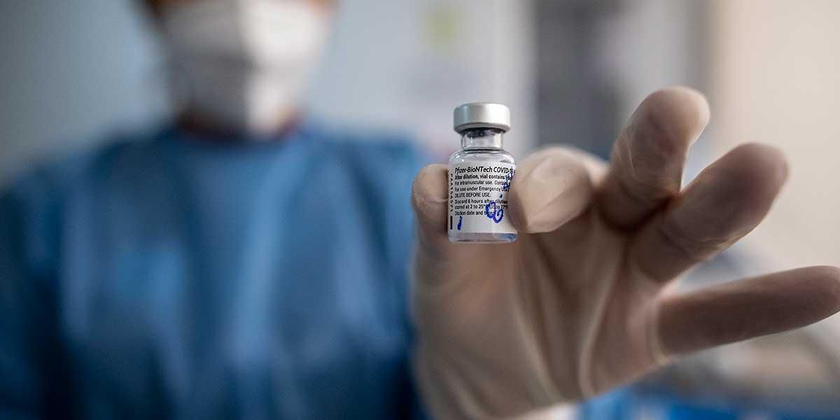 Se reanudó la vacunación contra el COVID-19 con Pfizer