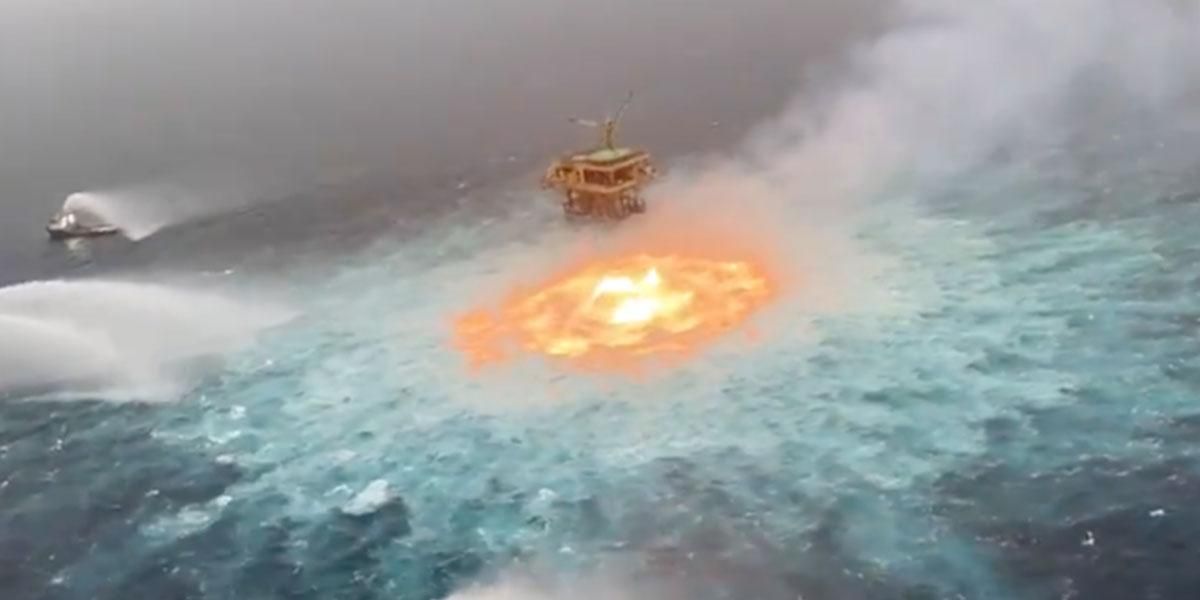 Océano en llamas: fuga en gasoducto submarino del sureste de México