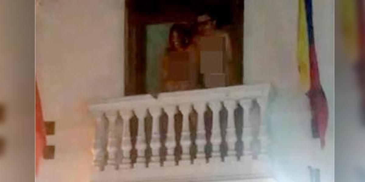 Indignación en Cartagena por pareja que hizo “espectáculo sexual” en balcón de un hotel
