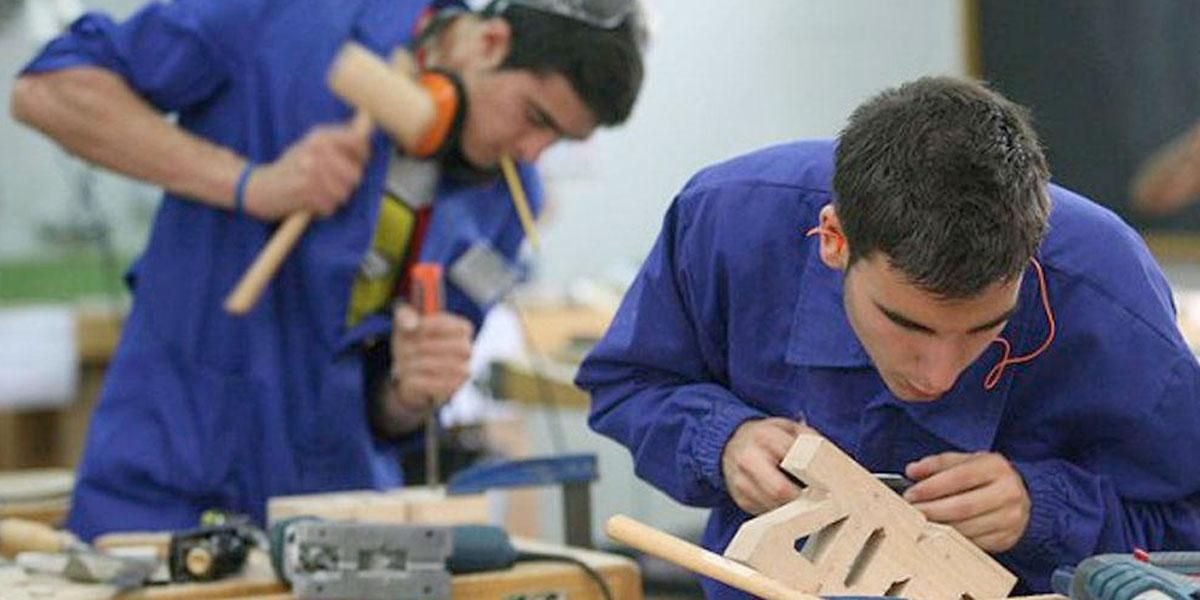 Alcaldía y MinTrabajo subsidiarán el 80 % del salario a empresas que contraten jóvenes
