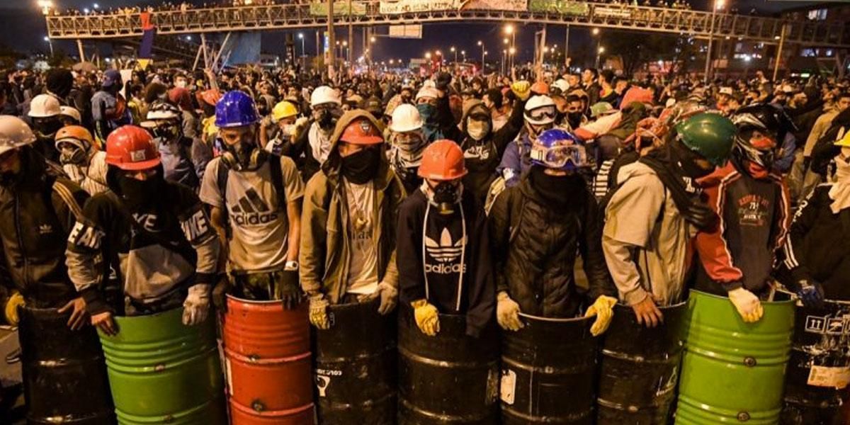 Así “entrena” la primera línea de Bogotá para las protestas del 20 de julio