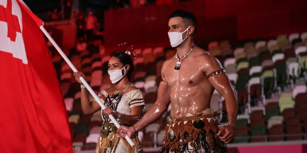 Hombre aceitoso de Tonga se roba las miradas en inauguración Juegos Olímpicos Tokio 2020