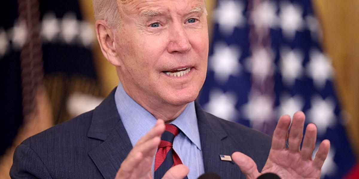 Biden advierte que perseguirá a responsables por atentados en Kabul