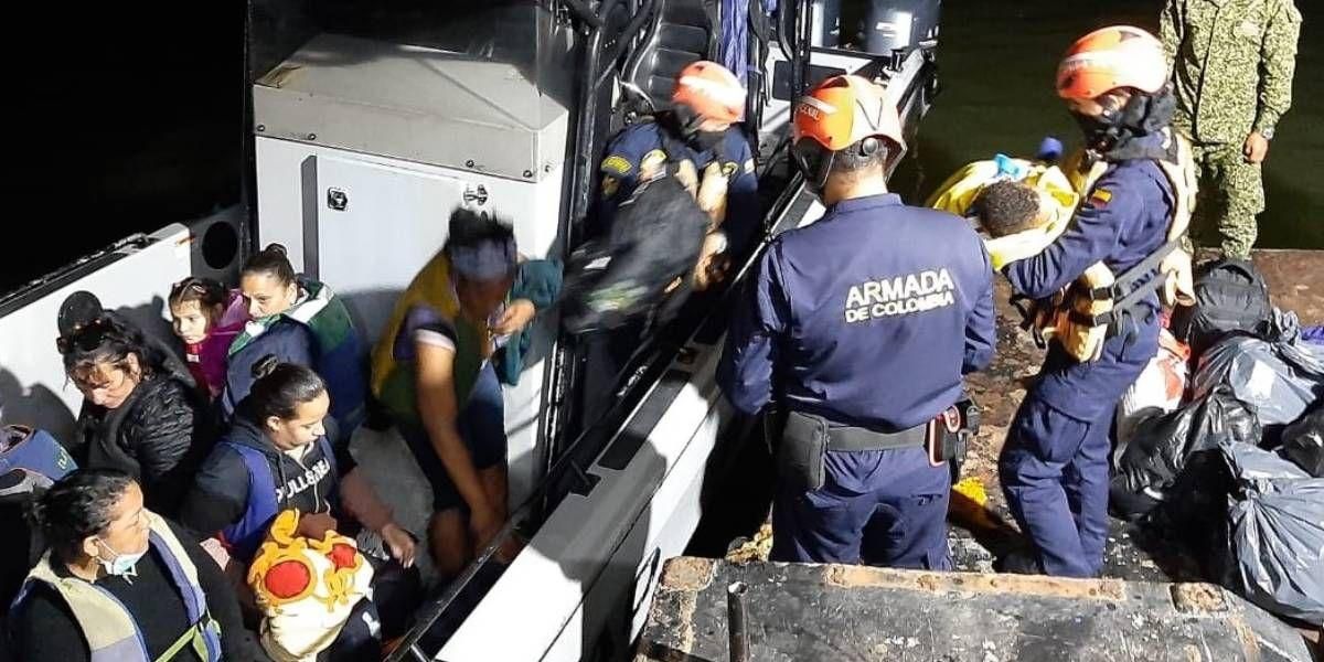 Rescatan a 19 migrantes que iban en lancha ilegal en el Golfo de Urabá