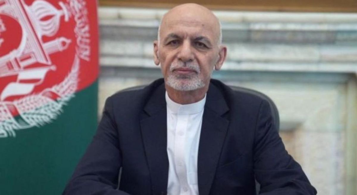 Los talibanes entran en Kabul y el presidente afgano abandona el país