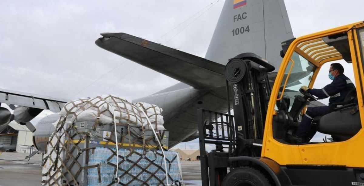 Gobierno colombiano envía 16 toneladas de ayuda humanitaria y equipos de rescate a Haití