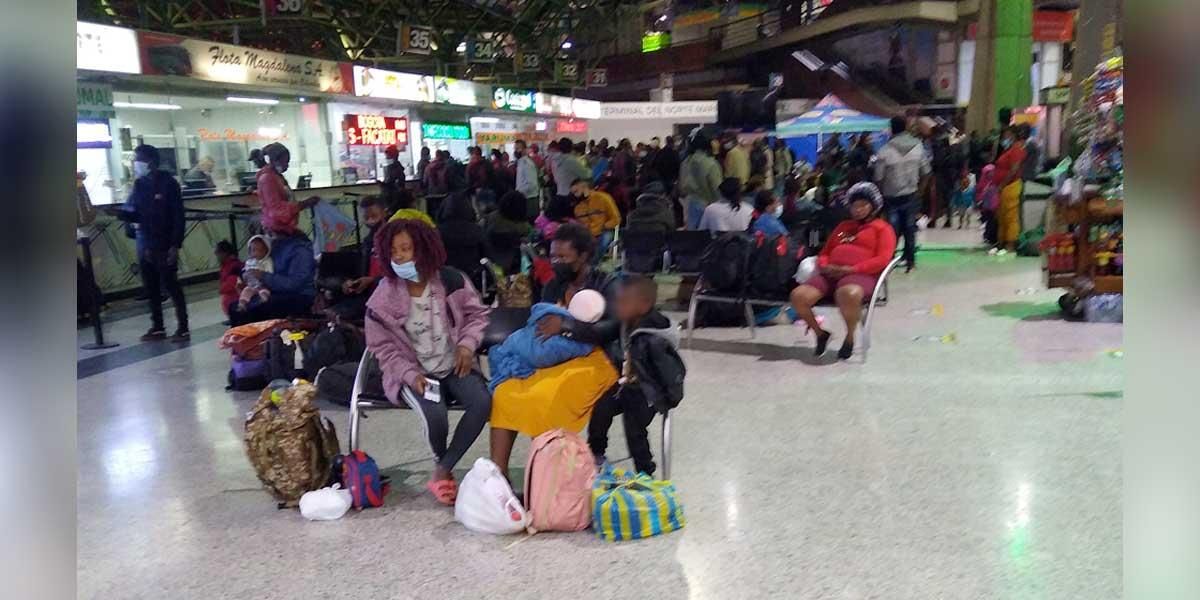 Se agudiza la crisis migratoria en terminal de transporte de Medellín
