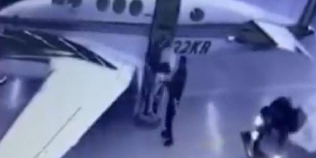 Video muestra momento cargan avioneta supuestamente esposo Alejandra Azcárate